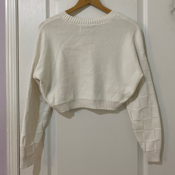 Hollister White Square Checker Pattern Crop Sweater - Picture 2 of 4